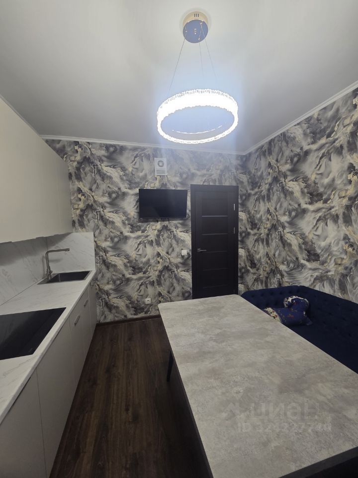 Продажа 1-комн квартиры на вторичном рынке проспект Ветеранов, 175