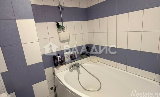 Продажа 3-комн квартиры на вторичном рынке ул Новгородская,  д. 37