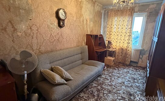 Продажа 3-комн квартиры на вторичном рынке улица Маршала Захарова,  д. 50 к1