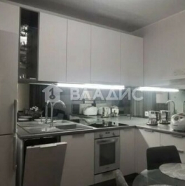 Продажа 1-комн квартиры на вторичном рынке Смоленская улица,  д. 13