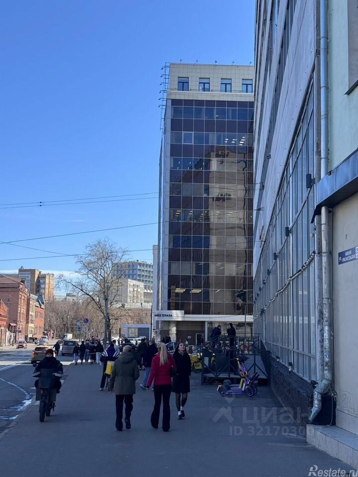 Аренда торгового помещения ул Бауманская,  д. 4