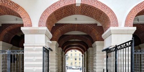 3-комн квартира ул Миргородская,  д. 1