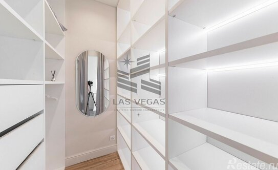 Аренда 2-комн квартиры на вторичном рынке Морская Б. ул,  д. 7