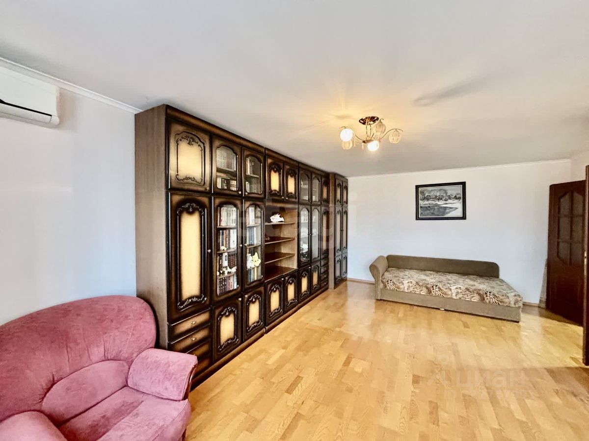 Продажа 3-комн квартиры на вторичном рынке Фруктовая улица, 3кА