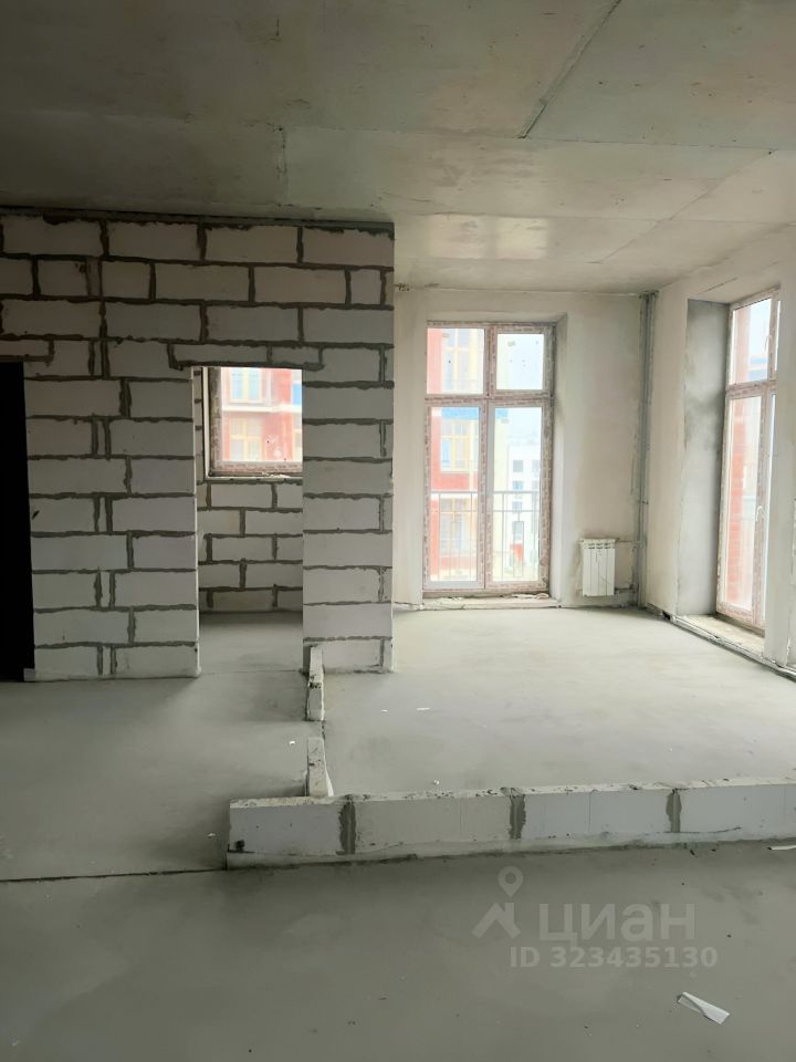 Продажа 3-комн квартиры на вторичном рынке с. Николо-Урюпино, улица Сергея Жадобкина, 2к2