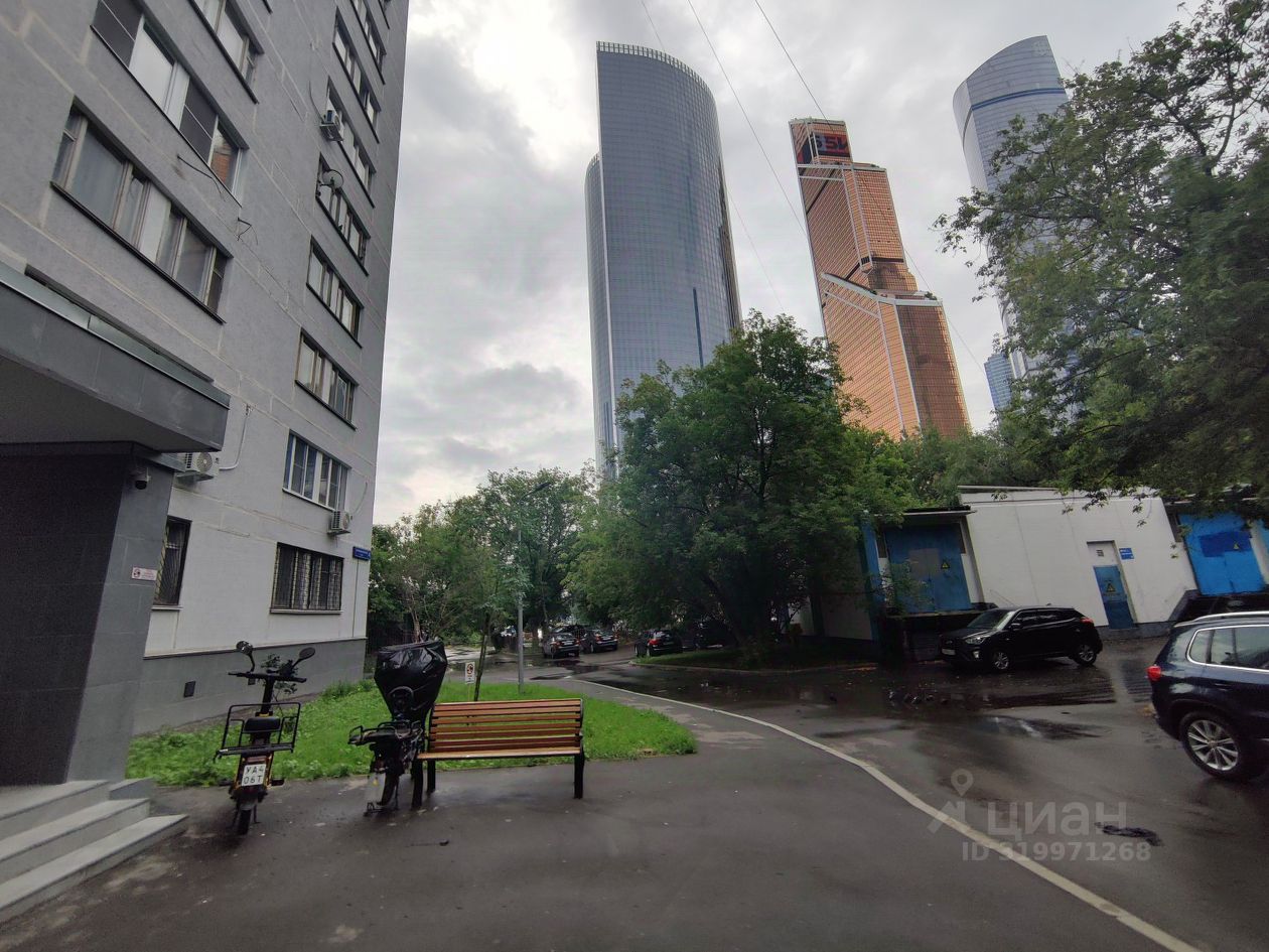 Продажа 1-комн квартиры на вторичном рынке улица Антонова-Овсеенко, 4