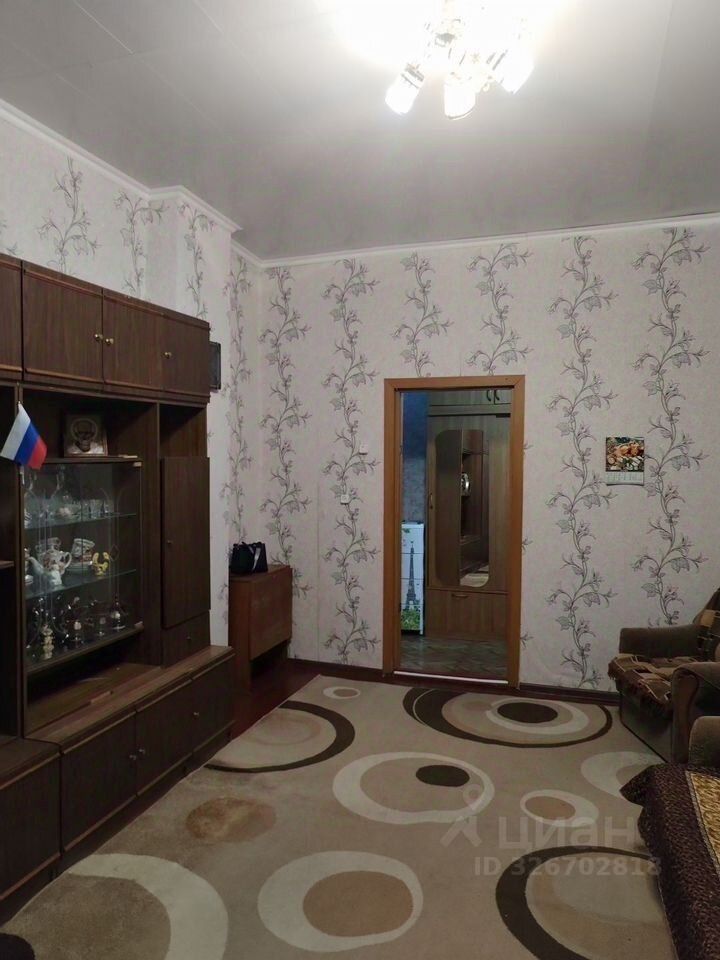 Продажа 2-комн квартиры на вторичном рынке Толмачево городской поселок, улица Толмачева, 25