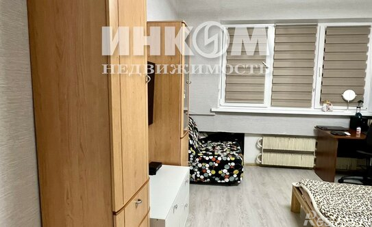 Продажа 1-комн квартиры на вторичном рынке Тульская Б. ул,  д. 2