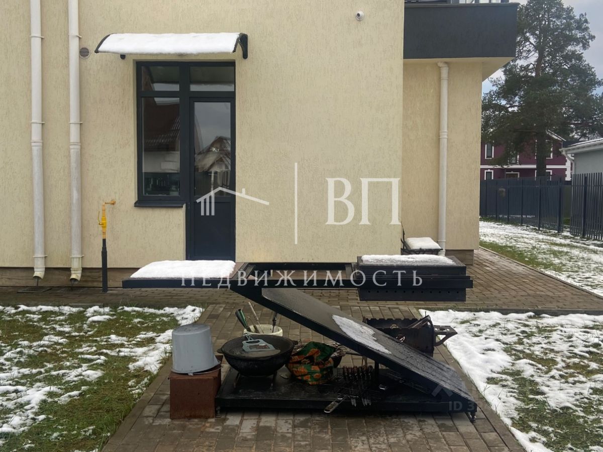 Продажа дома Ульяновка пгт, улица Льва Толстого, 16