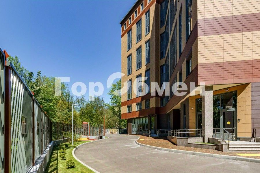 Продажа 3-комн квартиры на вторичном рынке улица Космонавта Волкова, 5Б