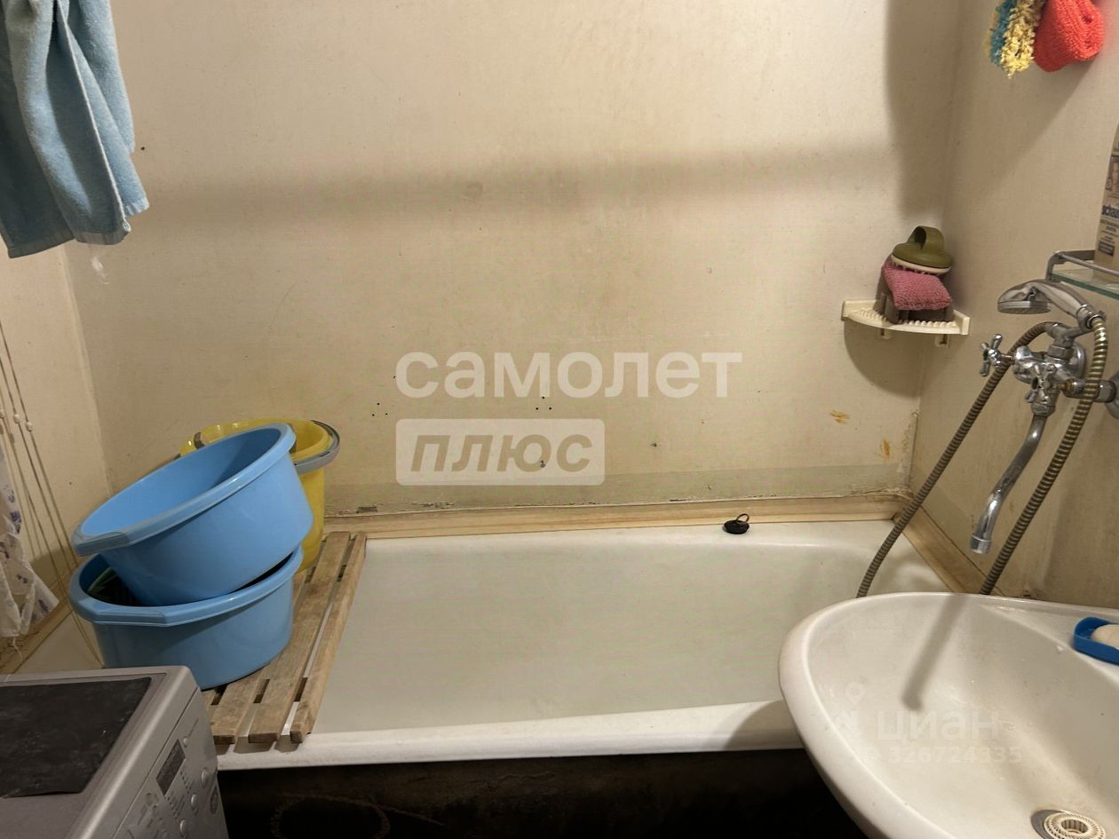 Продажа 2-комн квартиры на вторичном рынке Радужная улица, 16