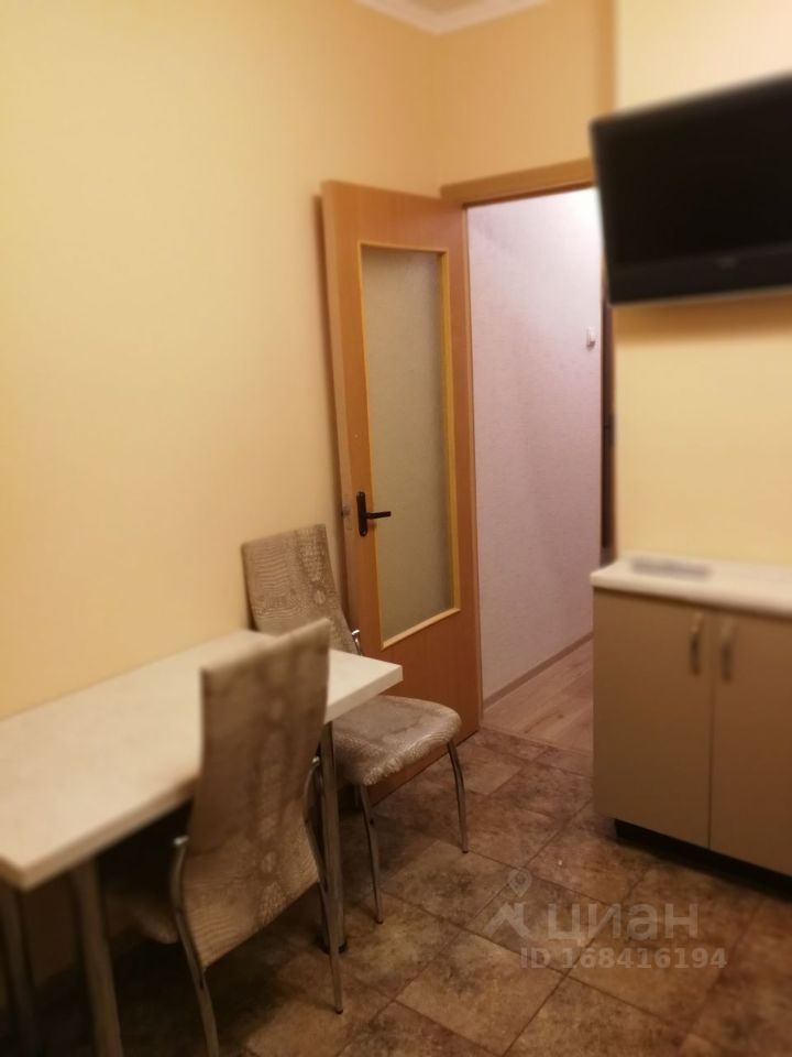 Аренда 1-комн квартиры на вторичном рынке Симферопольский бульвар, 24к4