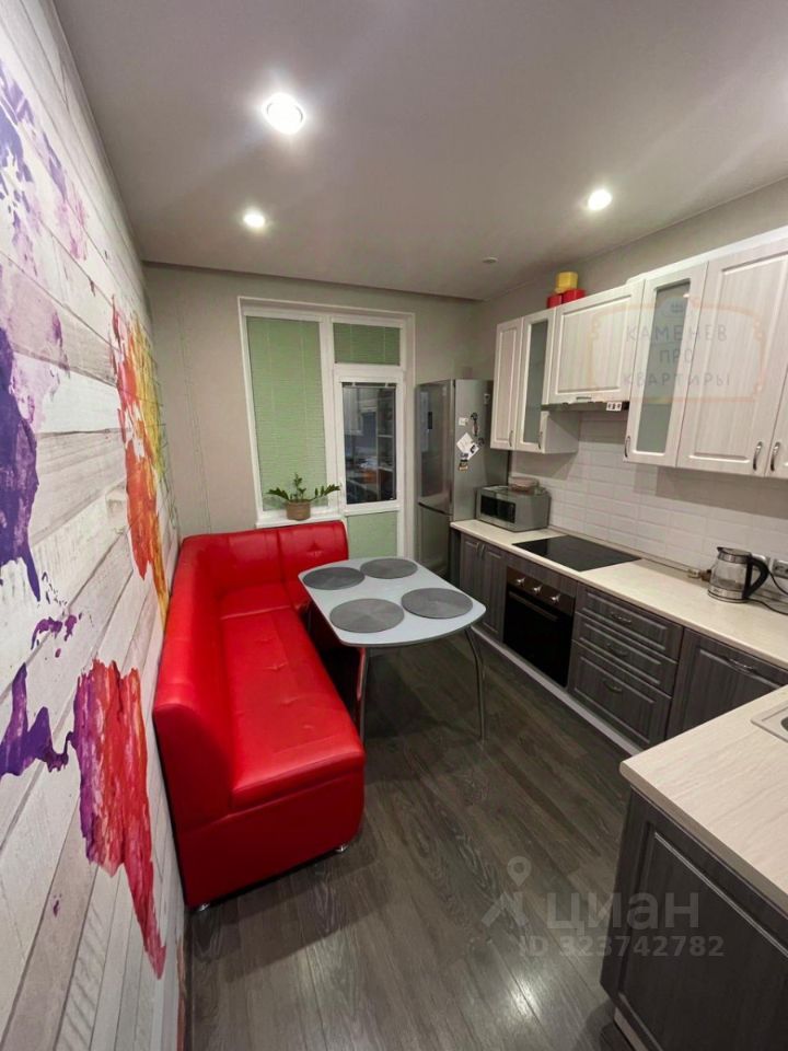 Продажа 1-комн квартиры на вторичном рынке пос. Бугры, бульвар Воронцовский, 11к1