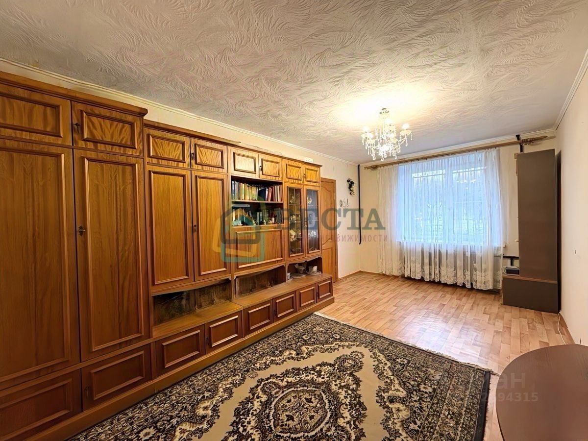 Продажа 3-комн квартиры на вторичном рынке улица Орджоникидзе, 63