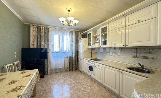 Продажа 3-комн квартиры на вторичном рынке проспект Авиаконструкторов,  д. 38 к2