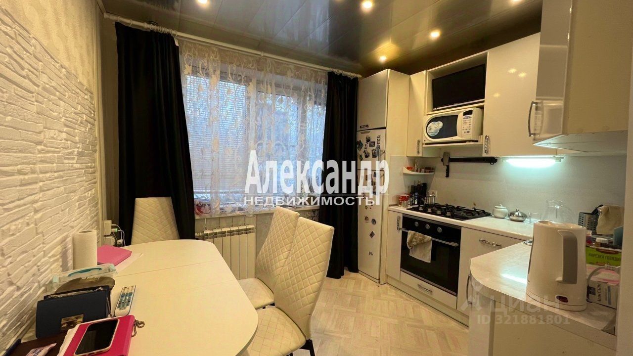 Продажа 4-комн квартиры на вторичном рынке Выборг, улица Гагарина, 18А