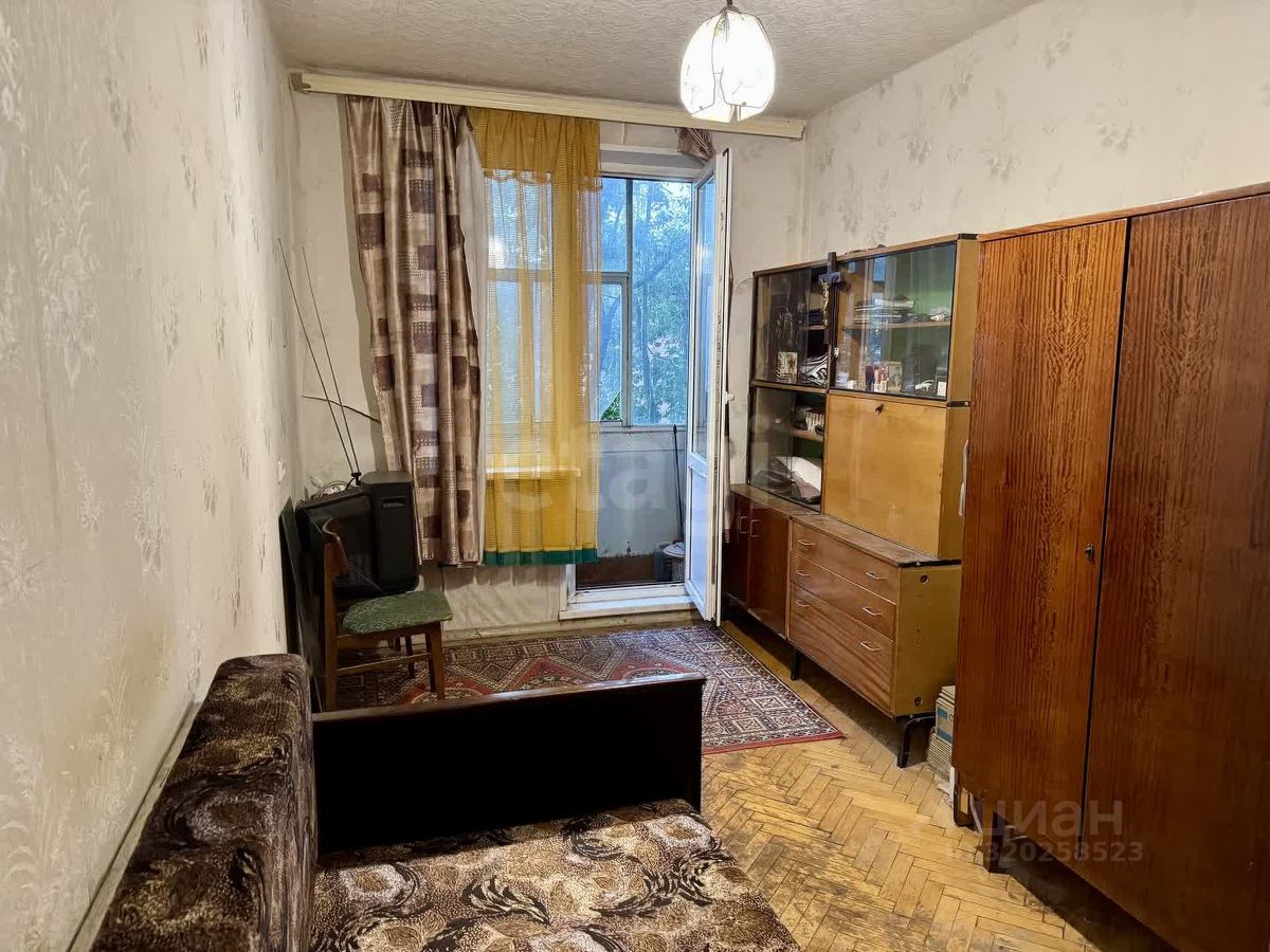 Продажа 3-комн квартиры на вторичном рынке Дегунинская улица, 13К2