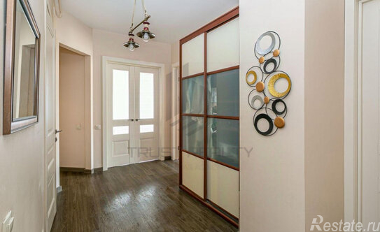 Продажа 4-комн квартиры на вторичном рынке ул Мира,  д. 3