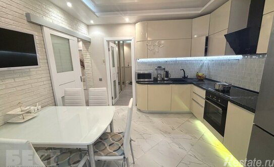 Продажа 3-комн квартиры на вторичном рынке Московский г,  д. 20