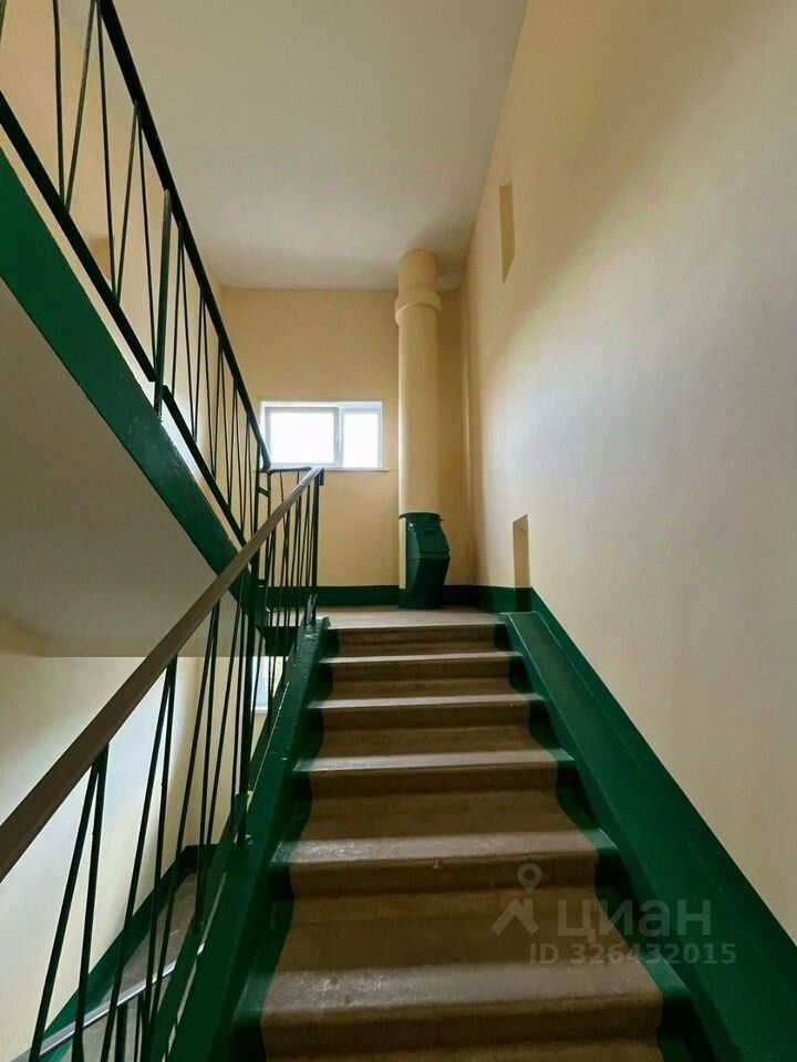 Продажа 3-комн квартиры на вторичном рынке Запрудня пгт, улица Первомайская, 12