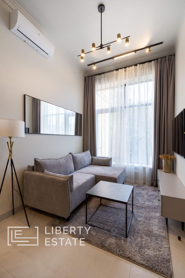 Аренда 2-комн квартиры на вторичном рынке Большая Никитская улица, 49