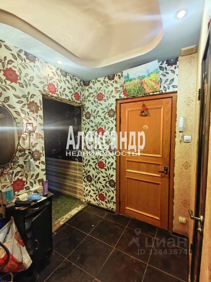 Продажа 2-комн квартиры на вторичном рынке улица Савушкина, 130К1