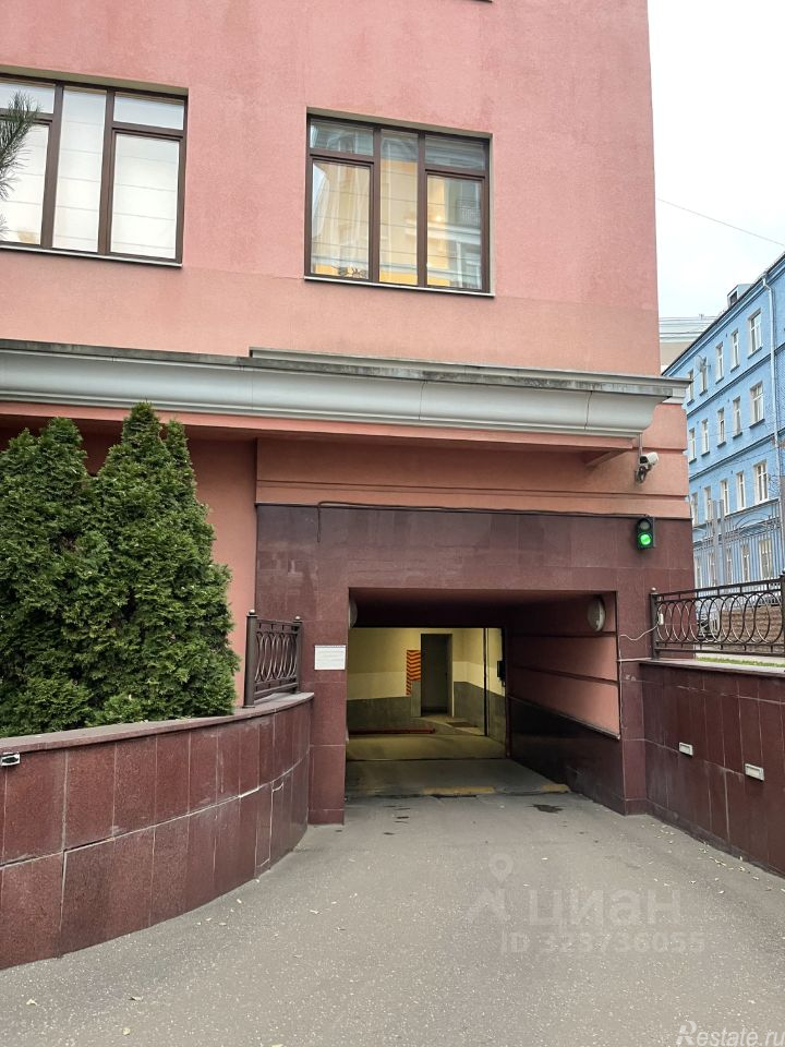 Аренда гаража Петровский бульвар,  д. 21