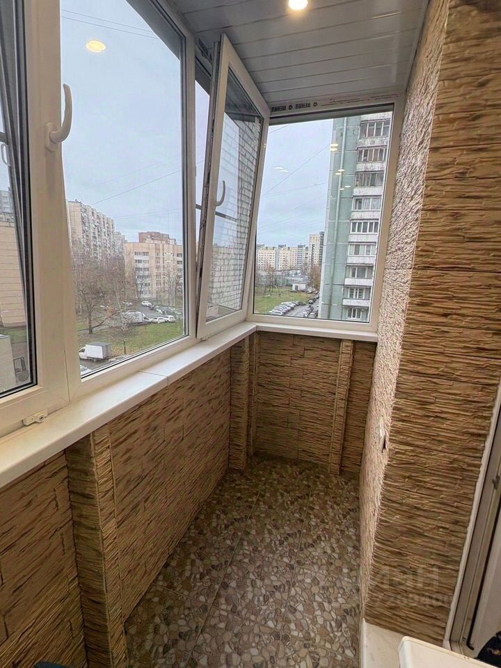 Продажа 3-комн квартиры на вторичном рынке Ириновский проспект, 21К1