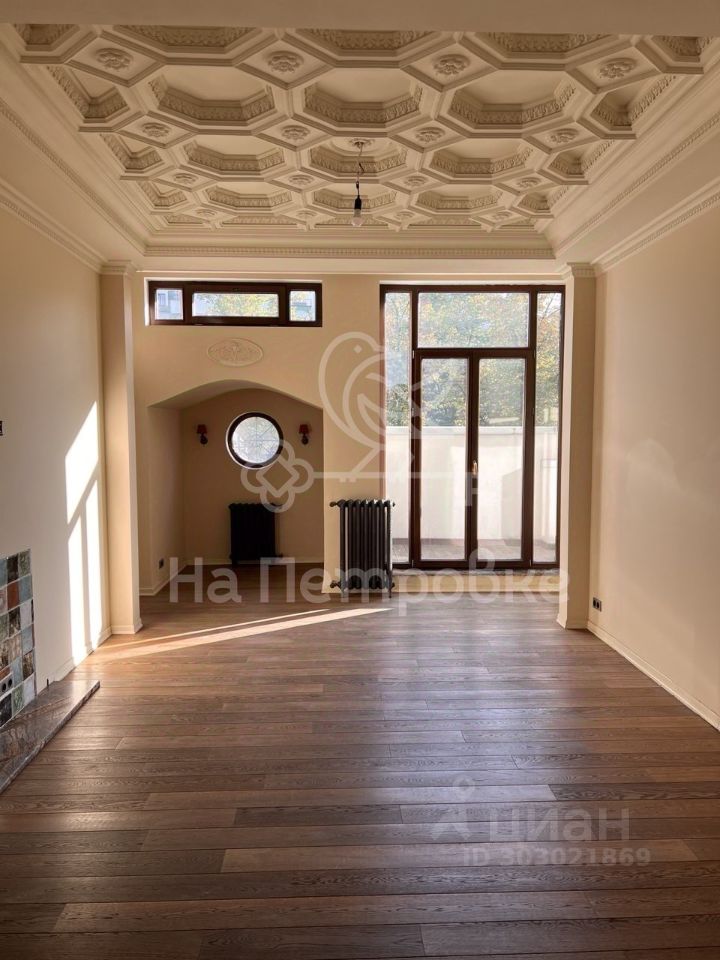 Продажа 3-комн квартиры на вторичном рынке Петровский бульвар, 21