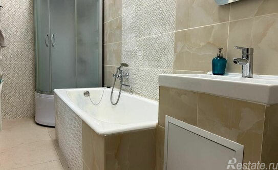 Продажа 5-комн квартиры на вторичном рынке Английский проспект,  д. 26