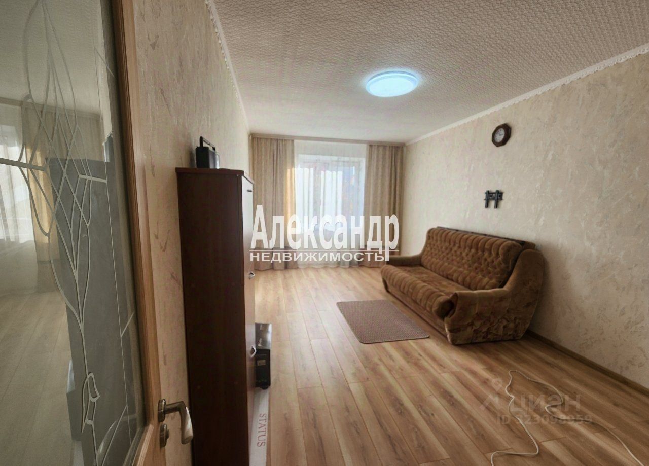 Продажа 3-комн квартиры на вторичном рынке Кузнечное пгт, Юбилейная улица, 10