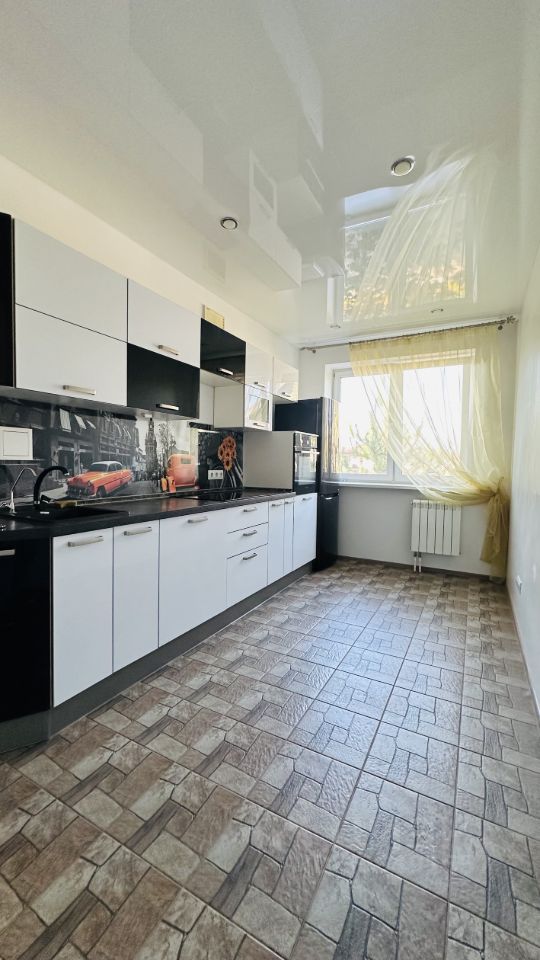 Продажа 1-комн квартиры на вторичном рынке Варежки кв-л, улица Кленовая,  д. 1