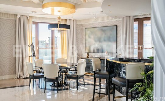 Продажа 3-комн квартиры на вторичном рынке Вязовая улица,  д. 8