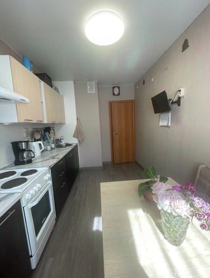 Продажа 2-комн квартиры на вторичном рынке улица Ворошилова, 9