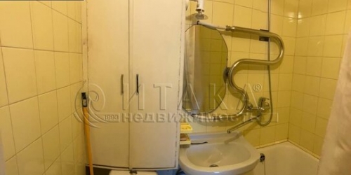 4-комн квартира улица Подводника Кузьмина,  д. 32