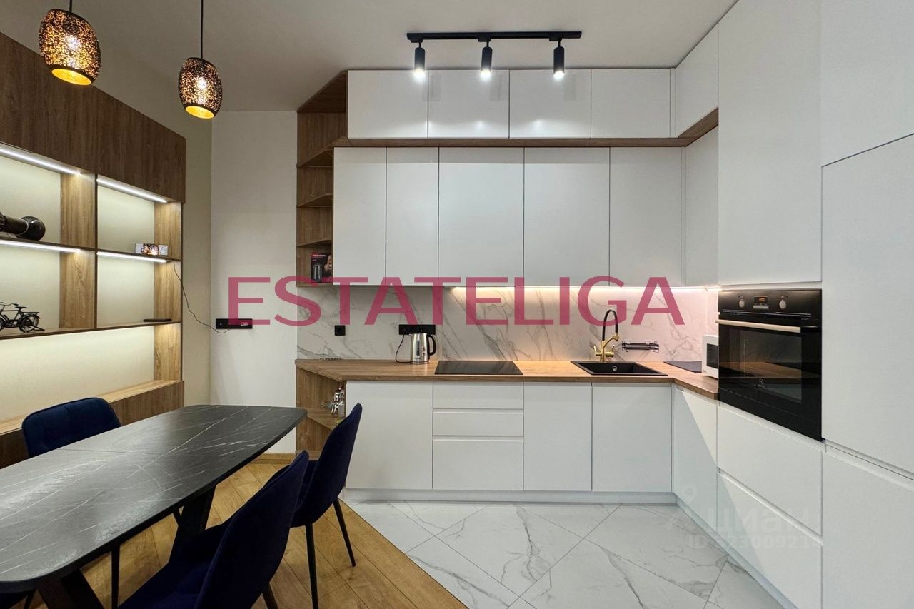 Продажа 3-комн квартиры на вторичном рынке улица Василисы Кожиной, 13