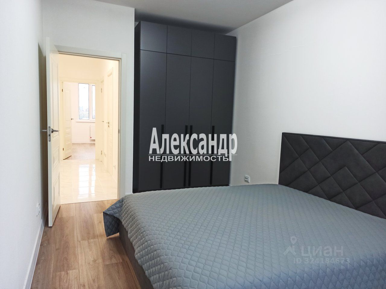 Продажа 2-комн квартиры на вторичном рынке пос. Бугры, аллея Ньютона, 2