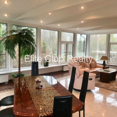 Коттедж/дом Лесная улица,  д. 37