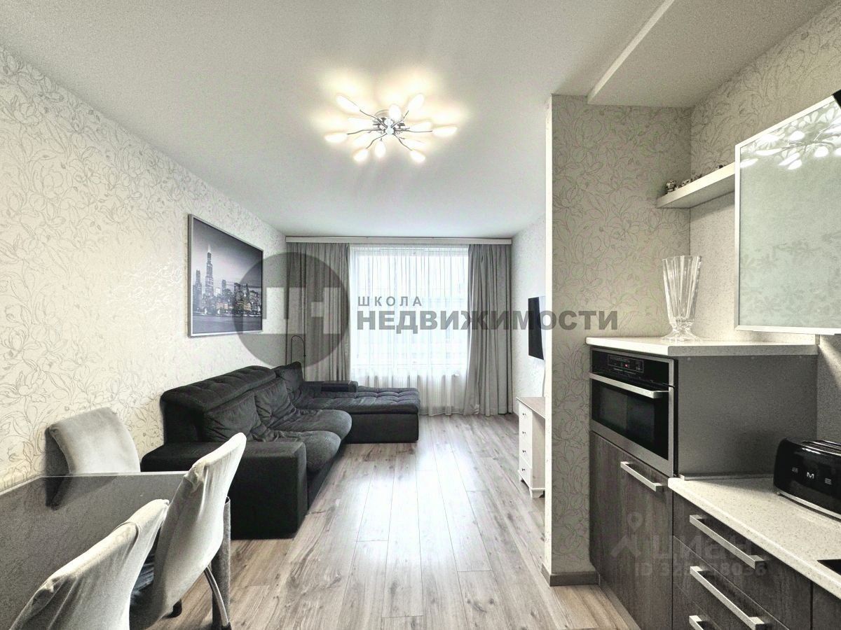 Продажа 3-комн квартиры на вторичном рынке улица Композиторов, 12