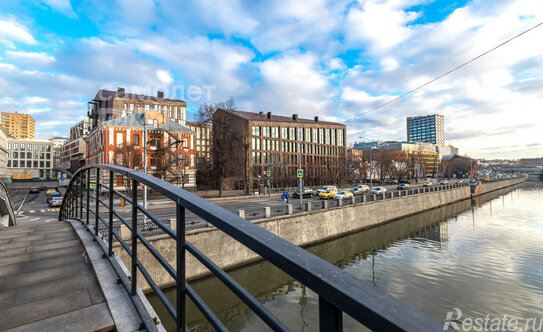 Продажа 4-комн квартиры на вторичном рынке Серебряническая наб,  д. 19