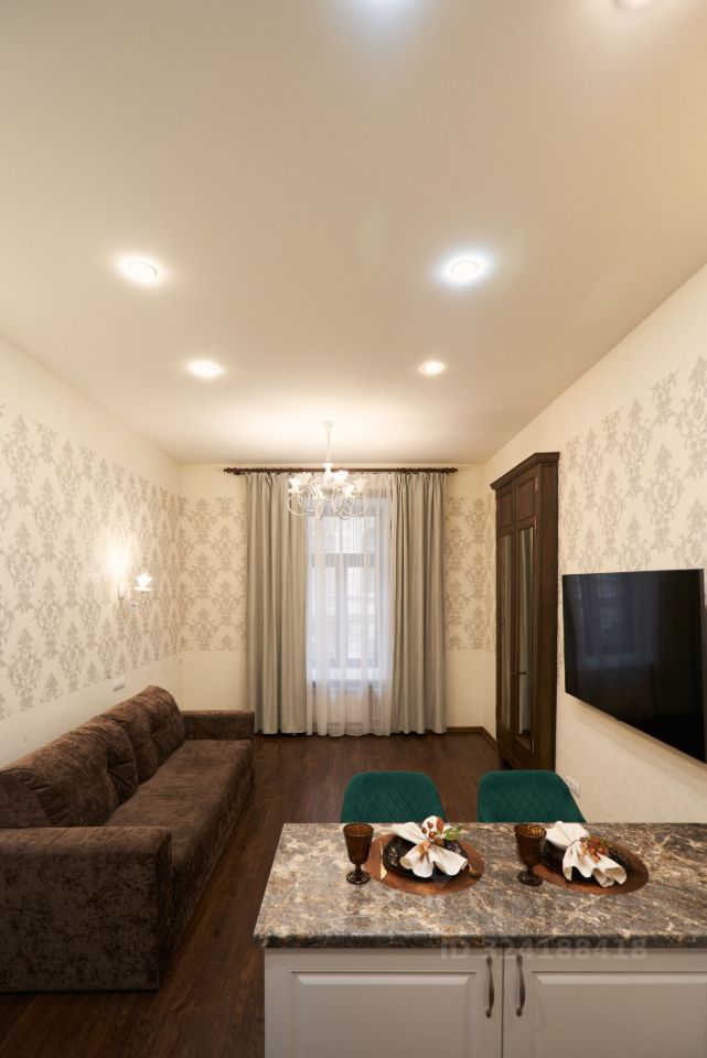 Продажа 2-комн квартиры на вторичном рынке переулок Басков, 24