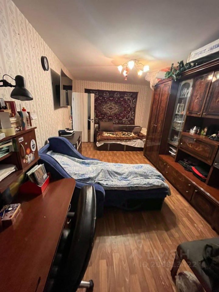 Продажа 3-комн квартиры на вторичном рынке Тельмана, улица Октябрьская, 2