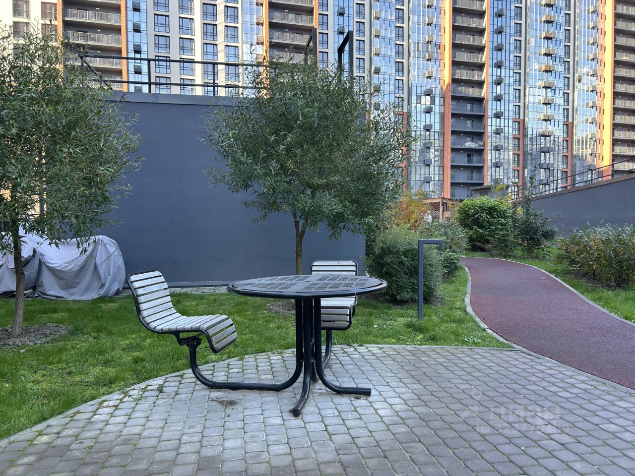 Продажа 2-комн квартиры на вторичном рынке бульвар Головнина, 3к1