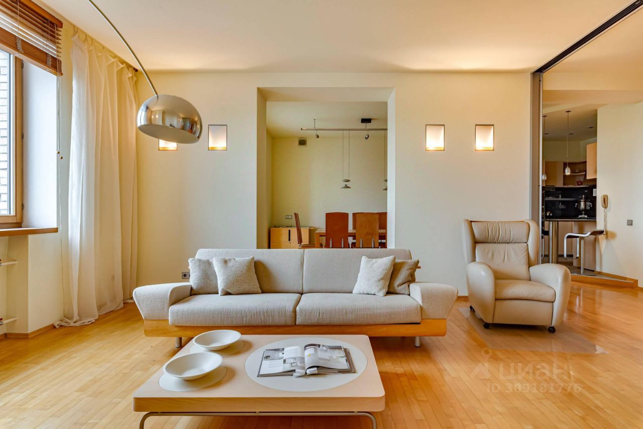 Продажа 4-комн квартиры на вторичном рынке переулок 1-й Тружеников,  д. 17