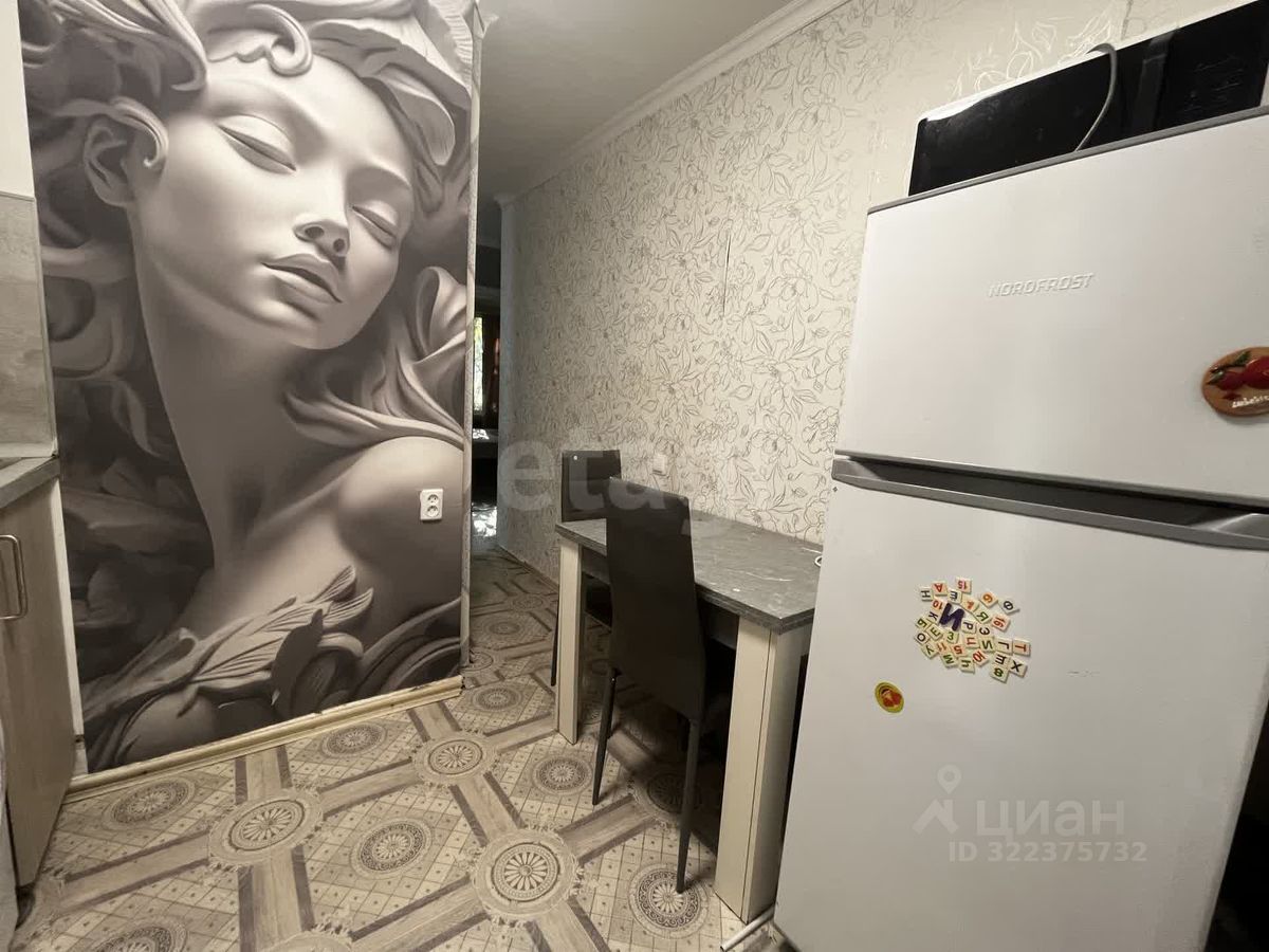 Продажа 3-комн квартиры на вторичном рынке улица Лени Голикова, 9