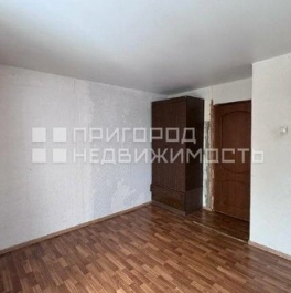 Продажа 2-комн квартиры на вторичном рынке 5-й микрорайон, Советская улица,  д. 5