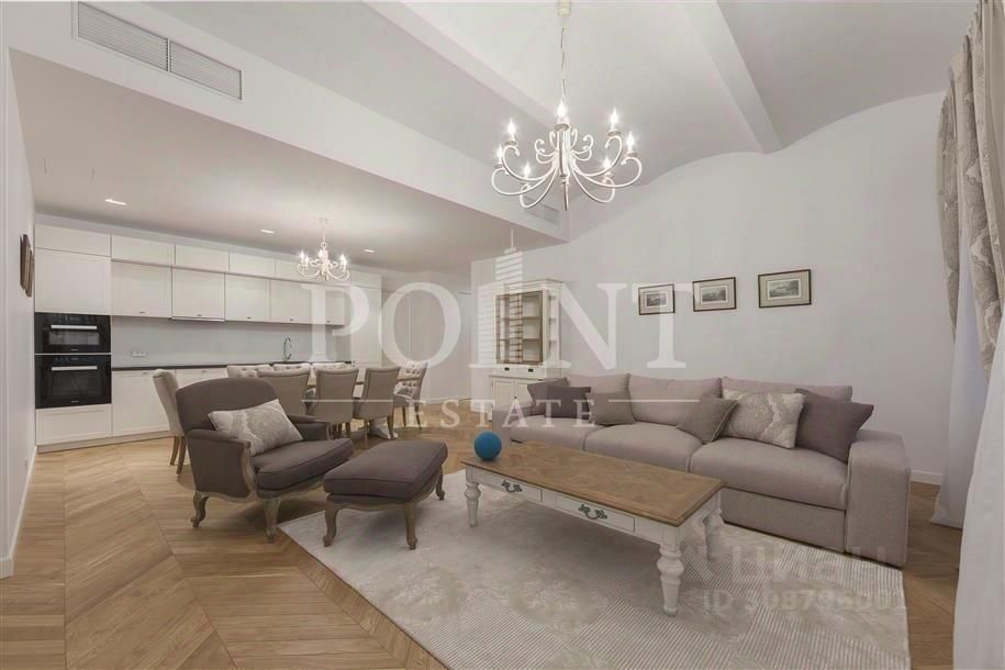 Продажа 3-комн квартиры на вторичном рынке Никольская улица, 10/2С2б