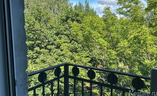 Продажа 3-комн квартиры на вторичном рынке Школьная улица