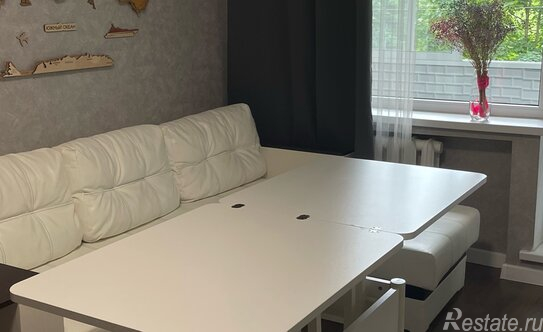 Продажа 4-комн квартиры на вторичном рынке Полюстровский пр-кт,  д. 77