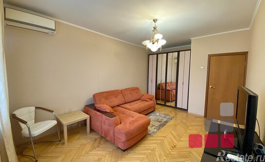 Продажа 1-комн квартиры на вторичном рынке ул Верхняя,  д. 3,  к. 2